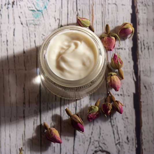 The Best Essential Oil Recipes to Pamper Yourself